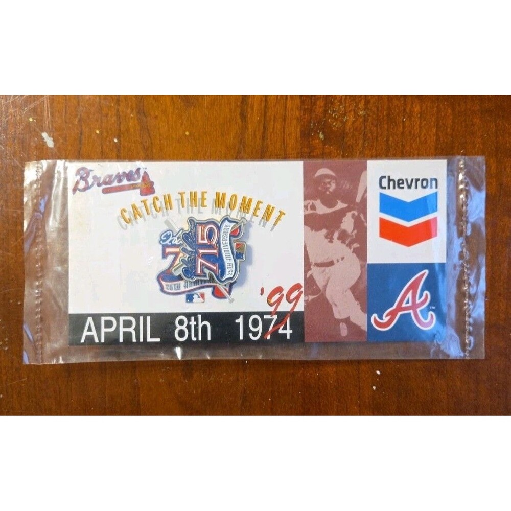 Atlanta Braves Hank Aaron 715 Home Run 25th Anniversary Pin 1999 Chevron Sealed
